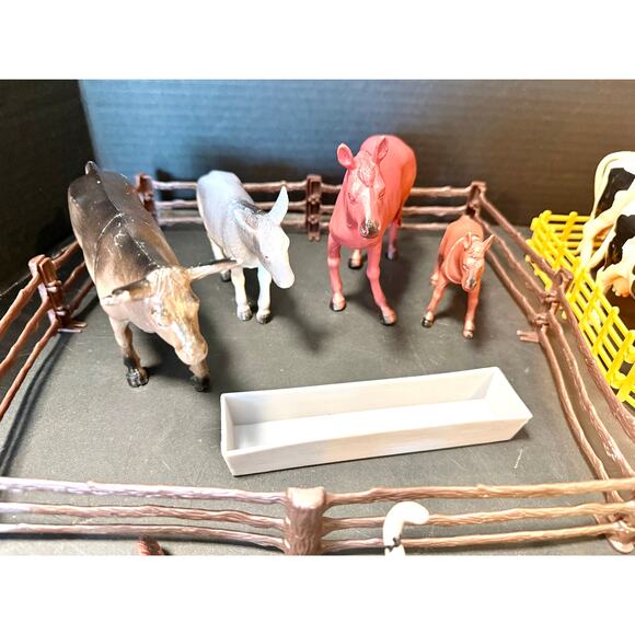 Terra by Battat – Farm Animal Figurines & Accessories 51 of 60 Pieces Toy Animal - Picture 3 of 7